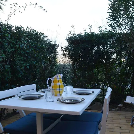 Lägenhet T2 Avec Terrasse, Piscine, Proche A Saint-cyprien - Fr-1-225d-26 *